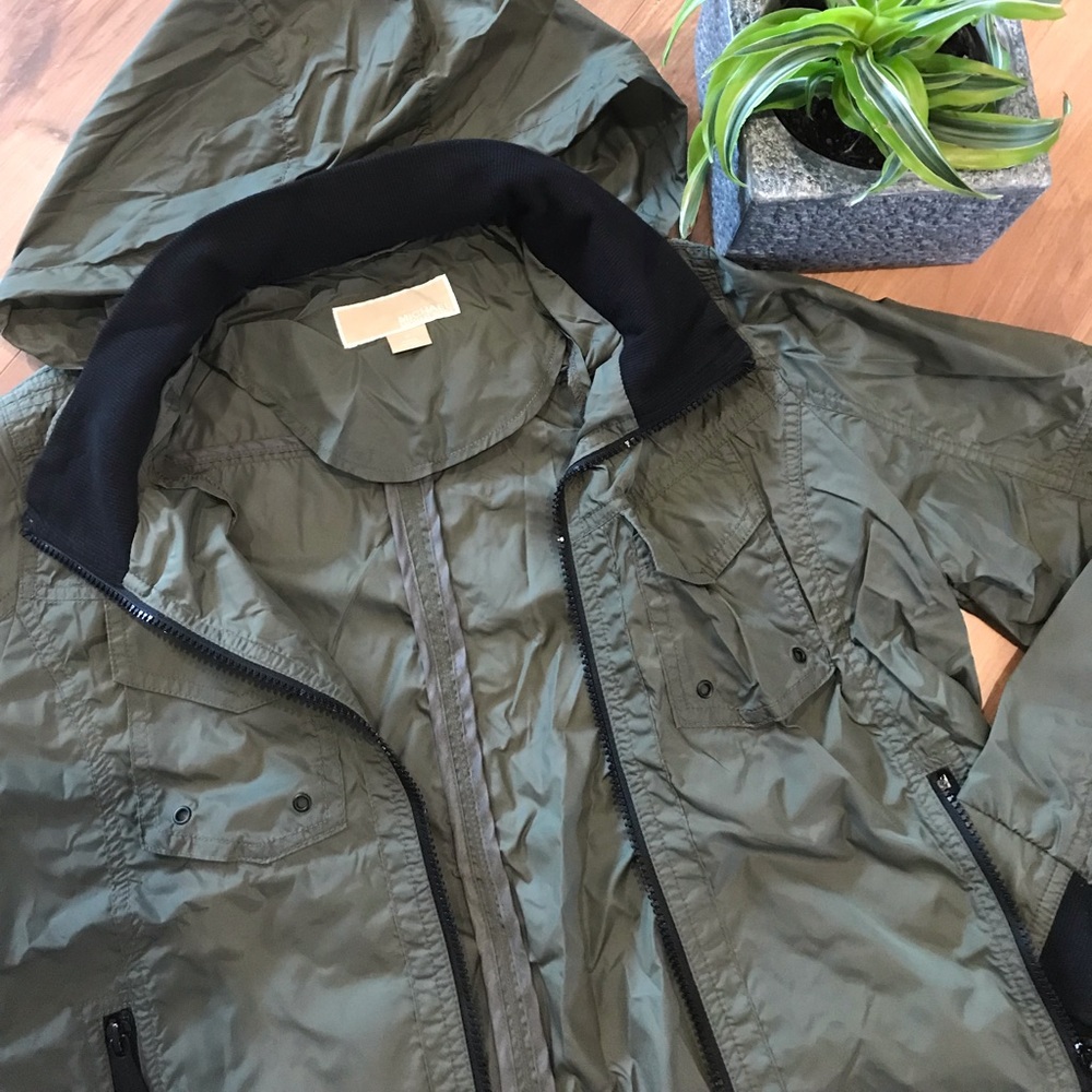 25% OFF BUNDLES Michael kors windbreaker
